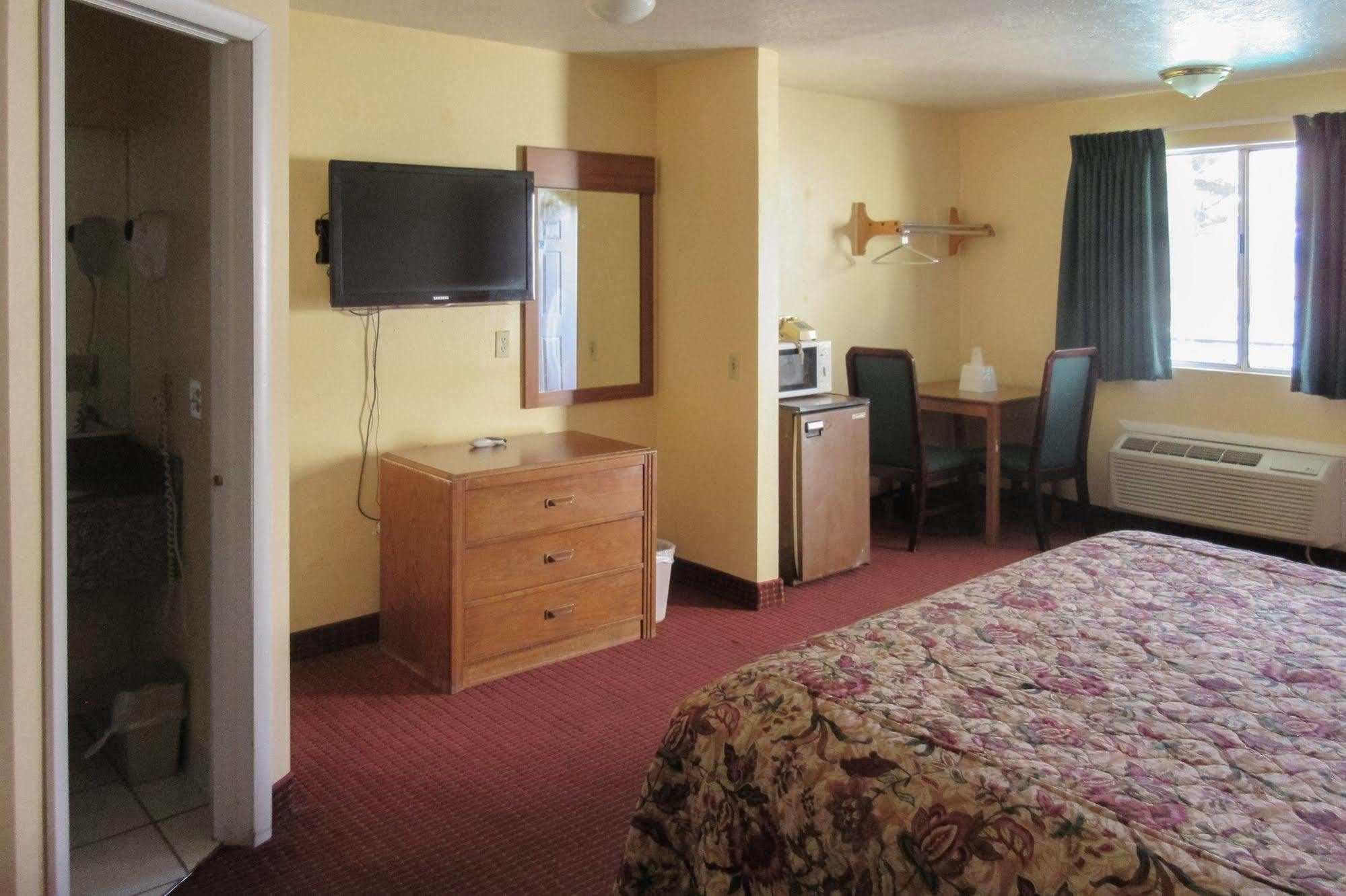 Rodeway Inn St George North - Near Pioneer Park Сент-Джордж Экстерьер фото