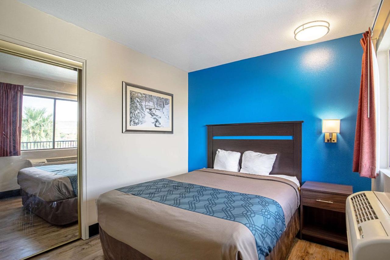 Rodeway Inn St George North - Near Pioneer Park Сент-Джордж Экстерьер фото